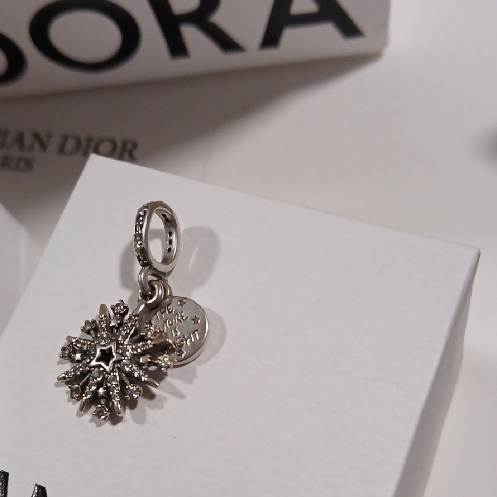 Pandora Silver Snowflake Pendant - Picture 4 of 7